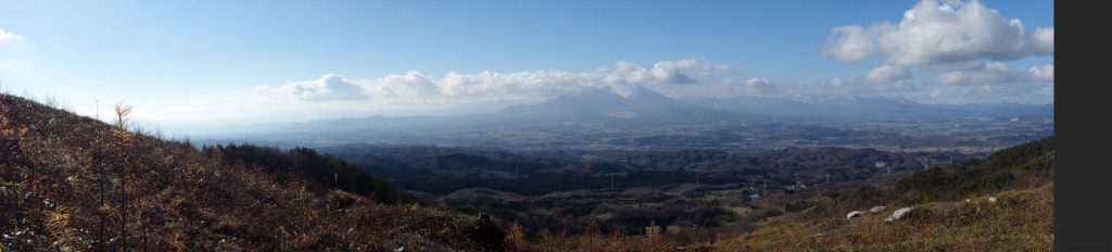 姫神山から岩手山